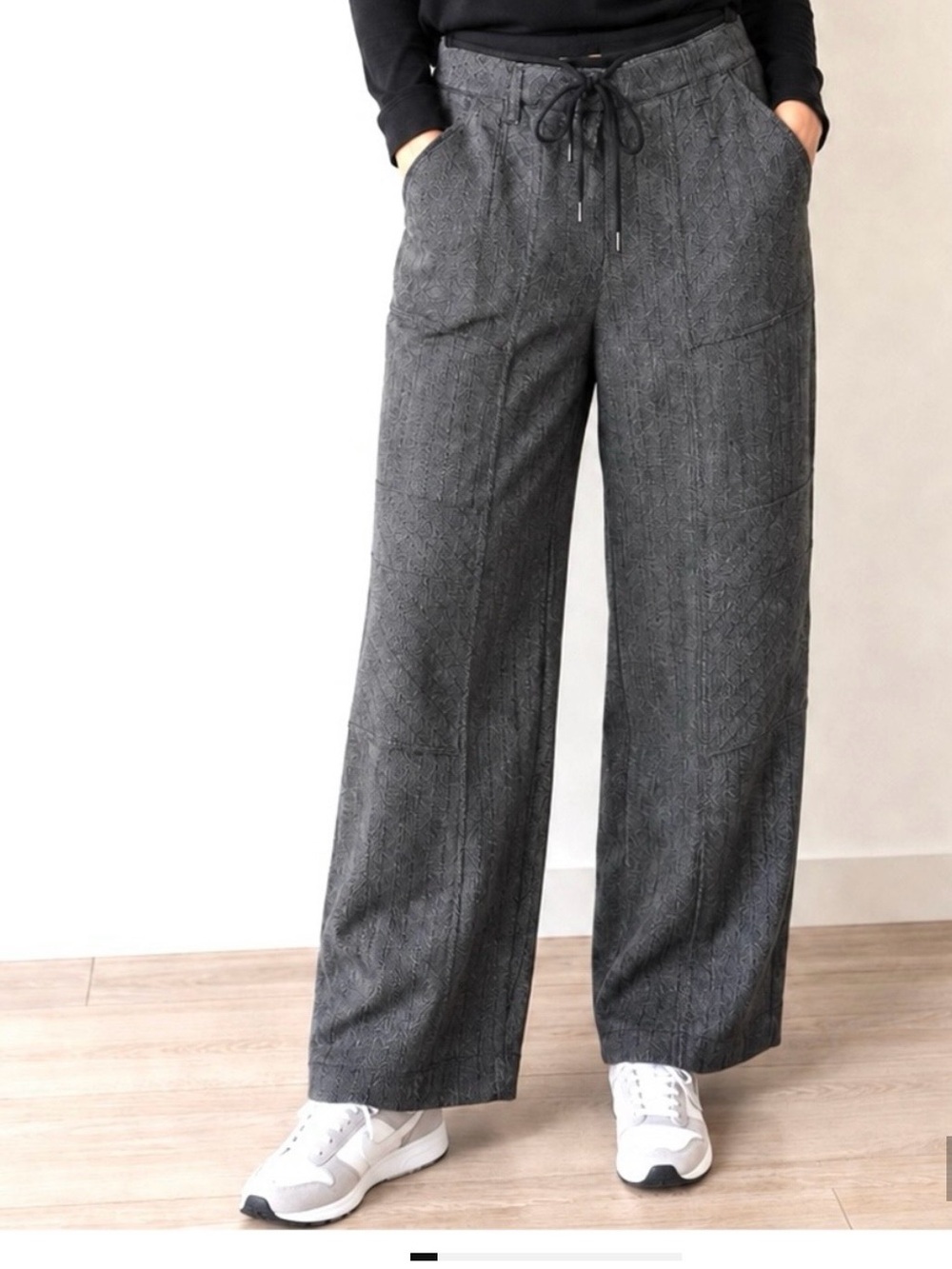 Democracy “Ab” technology Wide-Leg Drawstring pants